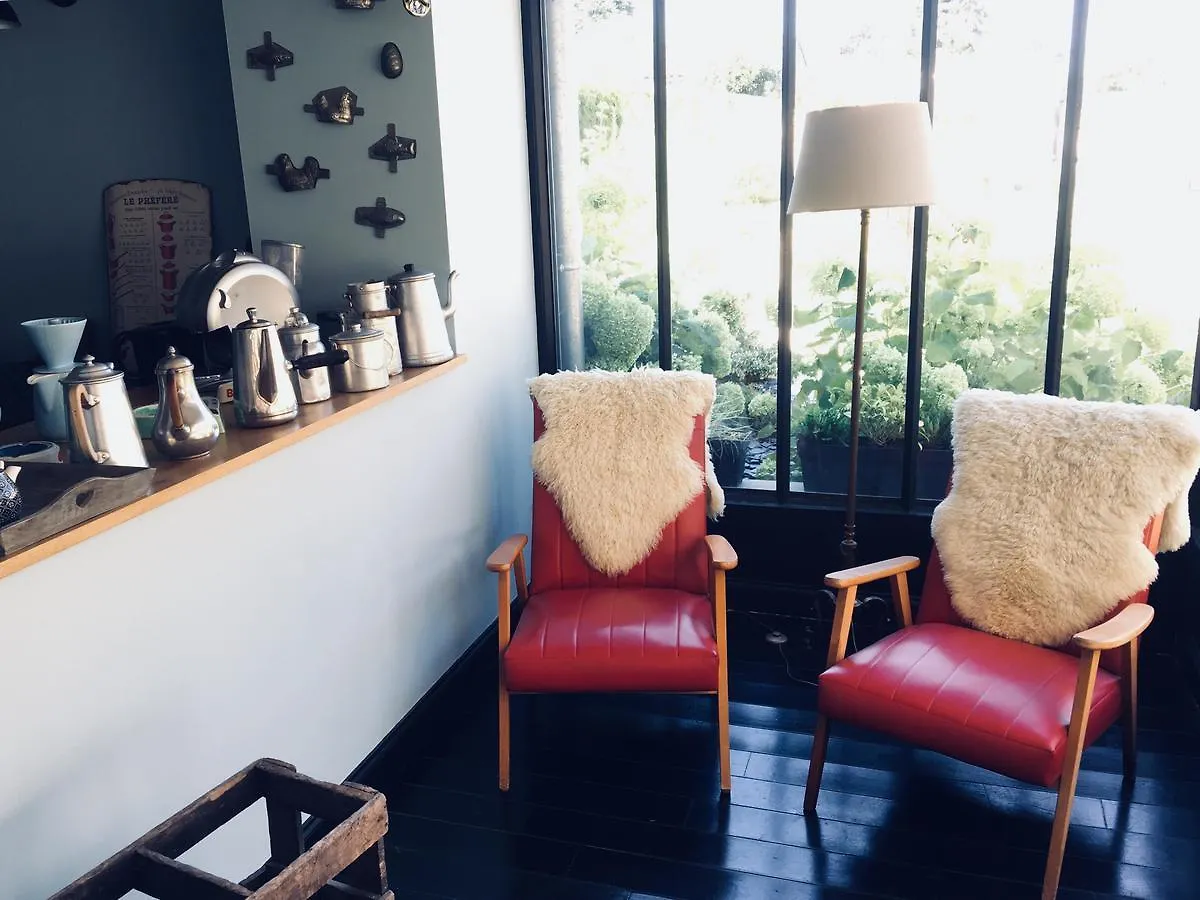 De La Chambre Au Jardin Belleville-en-Beaujolais 0*,  France