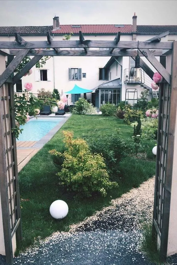 Guest house De La Chambre Au Jardin Belleville-en-Beaujolais France