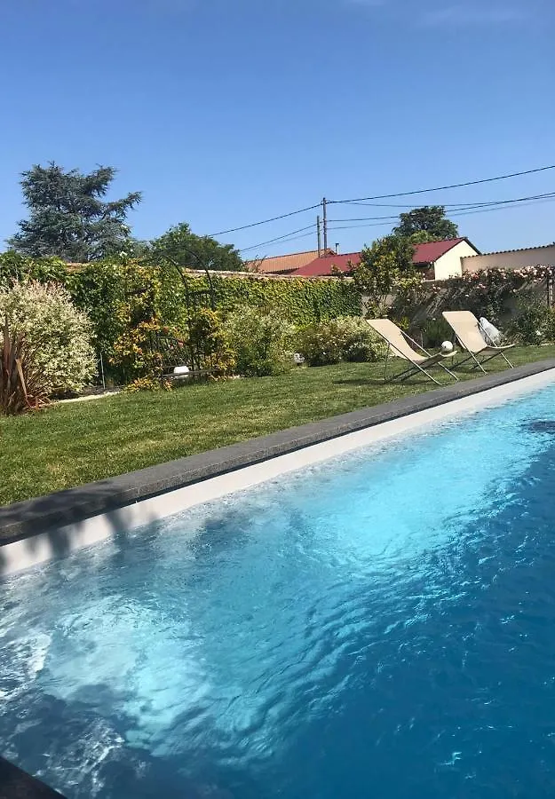 Guest house De La Chambre Au Jardin Belleville-en-Beaujolais